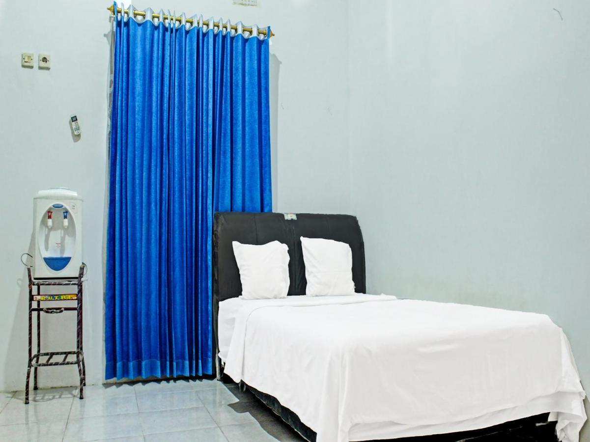 Oyo 91416 Puri 88 Homestay Купанґ Екстер'єр фото